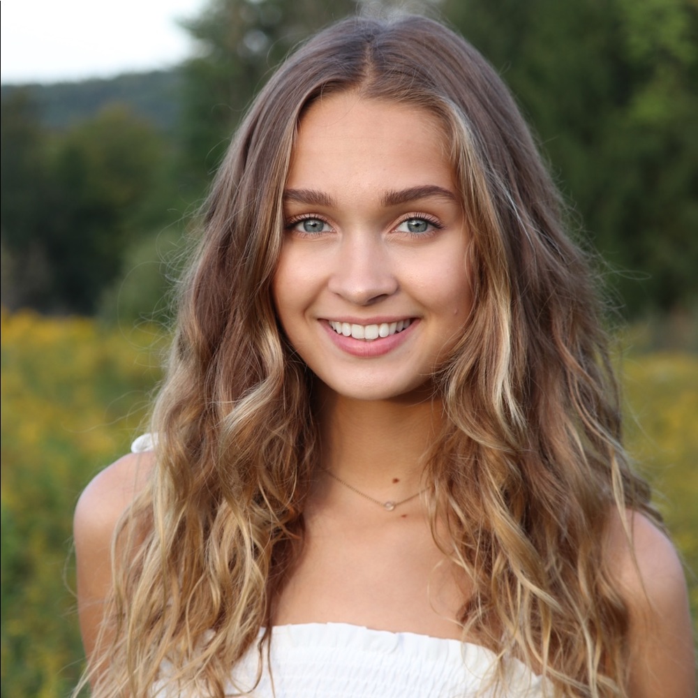 Meet your Posher, Chloe